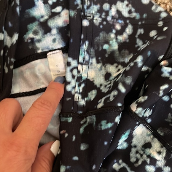 Lululemon Fast & Free Crop II *Nulux 19"
Pixel Haze Multi Black 4
Lulu - Picture 9 of 10